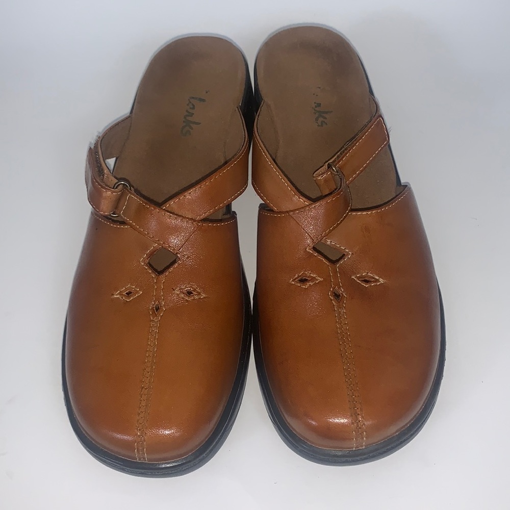 Clark’s slip on clogs brown leather size 9